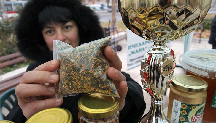 Приема се половин час преди ядене сутрин и вечер, като се сдъвква добре и се гълта