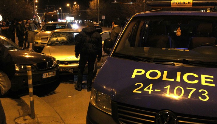 В момента на мястото на произшествието има полиция и се прави оглед В момента на мястото на произшествието има полиция и се прави оглед