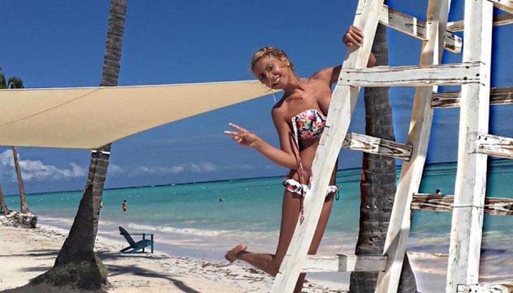 За красивия модел е повече от видно, че се гордее с моделираната си фигура