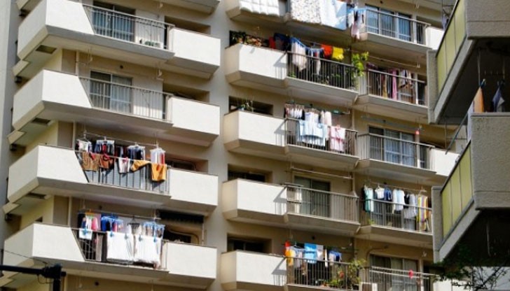 Заради непогасени сметки за парно е наложен запор върху половината от имуществото