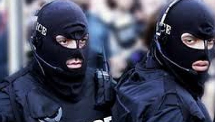 Причината за задържането е специализирана полицейска акция за наркотици Причината за задържането е специализирана полицейска акция за наркотици