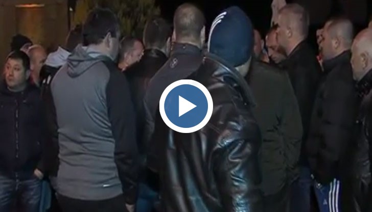 Блокираните в Гърция българи решават да спират гръцките коли