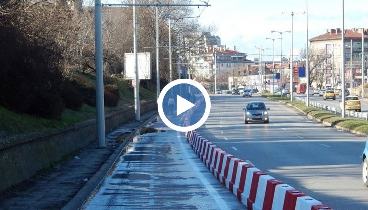 Велосипедистите в Русе употребяват велоалеите, ама от грешната страна