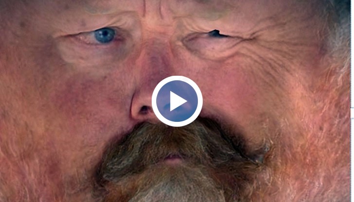 Използвайте мишката на компютъра, за да завъртите главата