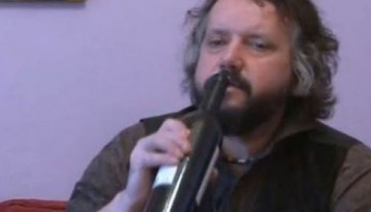 Повод за това станаха думите, които той произнесе пиян в ефира на Нова телевизия