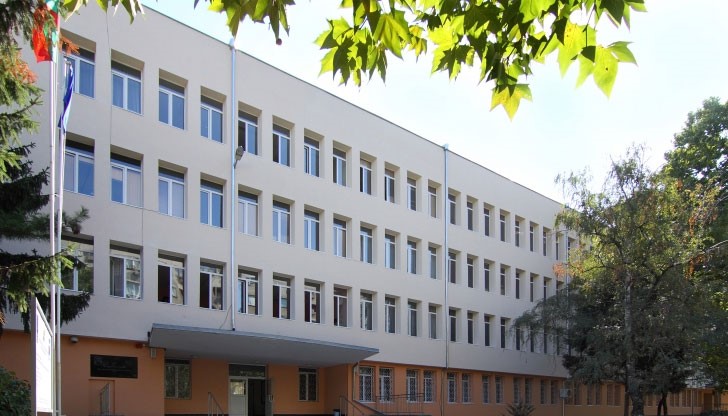 До съдебния спор се стига, след като петима седмокласници счупват чин при игра в междучасието