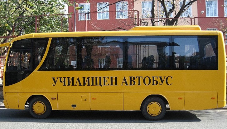 Докато пътували, момче на 11 години и 12-годишно момиче се скарали