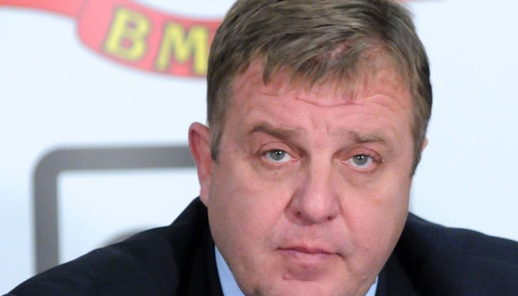 Красимир Каракачанов: Върховният главнокомандващ приказваше клишета – "не трябва армията" Красимир Каракачанов: Върховният главнокомандващ приказваше клишета – "не трябва армията"