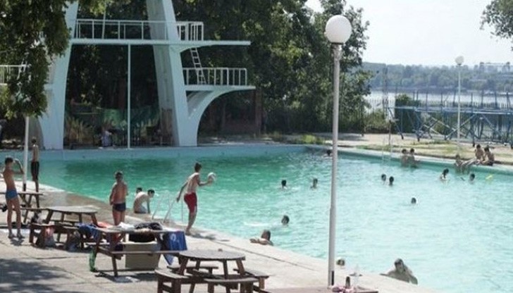 На днешното си заседание Общински съвет - Русе прие решение, с което обяви на концесия Градският басейн в Парка на младежта На днешното си заседание Общински съвет - Русе прие решение, с което обяви на концесия Градският басейн в Парка на младежта