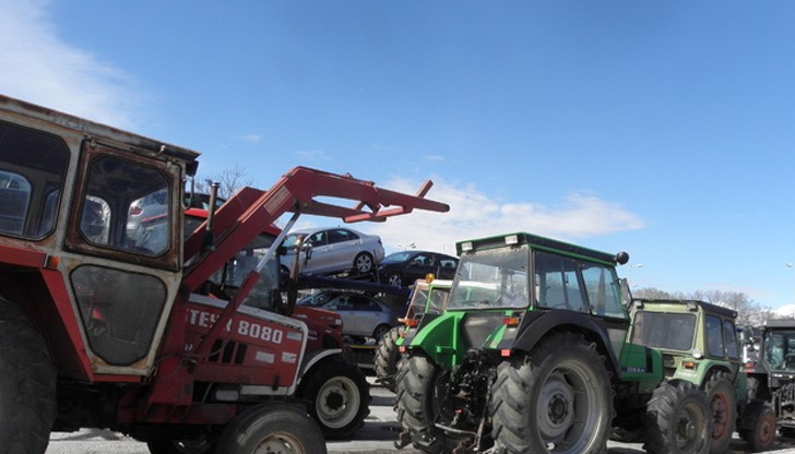 Нашите превозвачи, пък са в готовност утре да направят контраблокада, ако това не се случи Нашите превозвачи, пък са в готовност утре да направят контраблокада, ако това не се случи