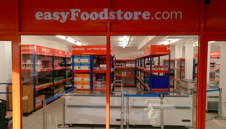 Рекламното послание на веригата е "Без скъпи марки, само храна на честни цени."