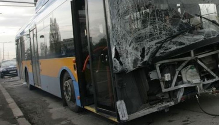 Жестока катастрофа стана преди минути в столичния квартал "Дружба 2" в София