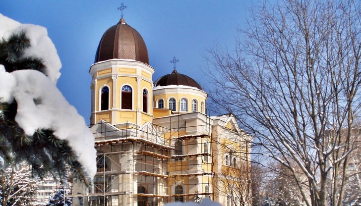 Църквата „Всех Святих“ се изгражда от 2007 г. основно чрез дарения