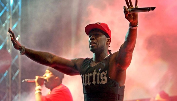 Откровено бруталните текстове понякога, толериращи открито сексуално поведение, влияят върху подрастващите