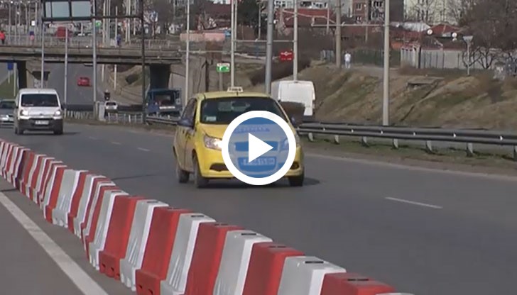 Пешеходците предпочитат да вървят по велоалеята, защо ли?