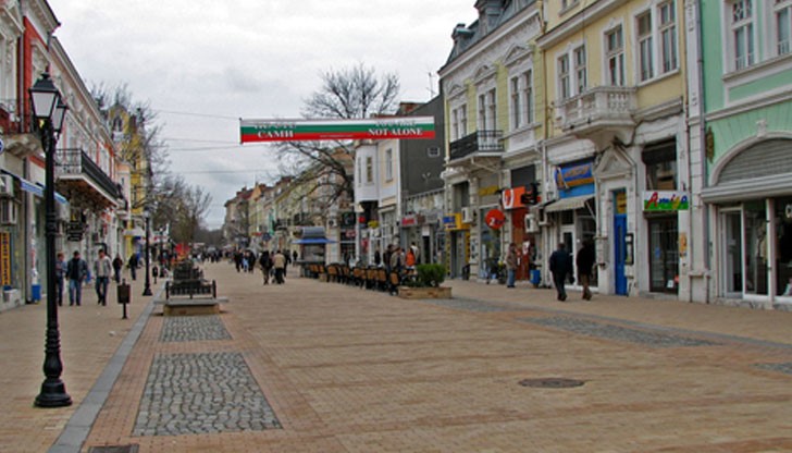 В Първо РУ разследват сигнал за взлом в магазин в центъра на Русе В Първо РУ разследват сигнал за взлом в магазин в центъра на Русе