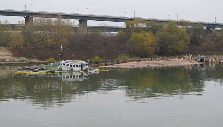 Сигнал за масивен нефтен разлив по течението на река Дунав е подаден днес от жители на град Мартен/ Снимката е илюстративна