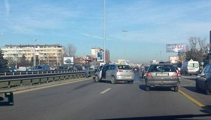 Верижна катастрофа на Цариградско шосе в столицата, причини големи колони от автомобили