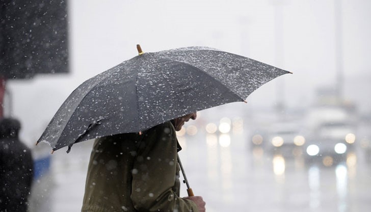 Ще нахлува студен въздух, около обяд ще завали дъжд, който ще премине в сняг
