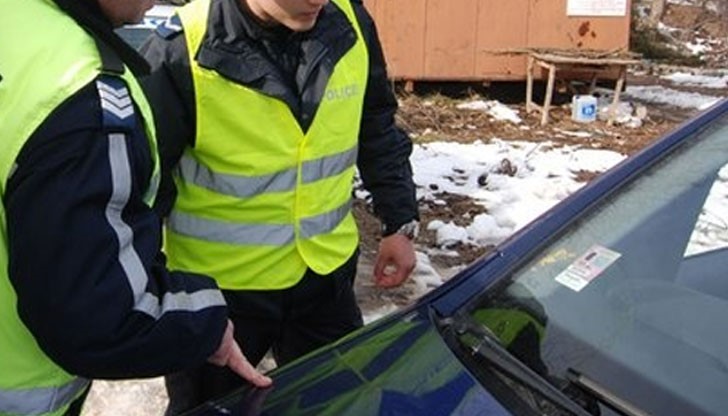 Срокът на старите стикери изтече вчера и от днес, 1 февруари, трябва да имаме залепена нова винетка Срокът на старите стикери изтече вчера и от днес, 1 февруари, трябва да имаме залепена нова винетка