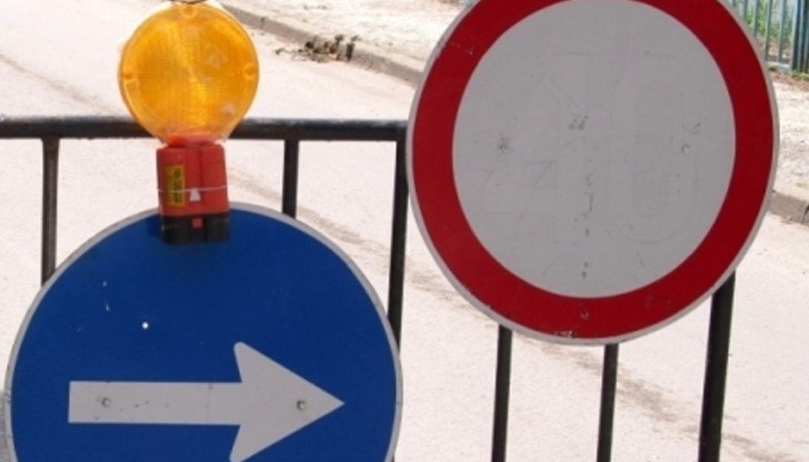 Движението се извършваше в едната лента за няколко часа тази нощ Движението се извършваше в едната лента за няколко часа тази нощ