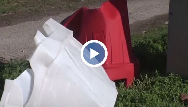 Преди няколко дни жена е помляла 8 пластмасови прегради по булевард "Тутракан"