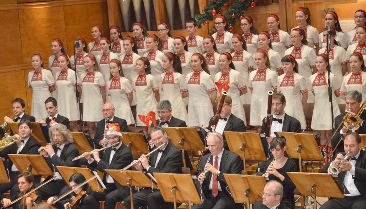 Децата трябва да имат верен слух и на прослушването да изпеят две песни