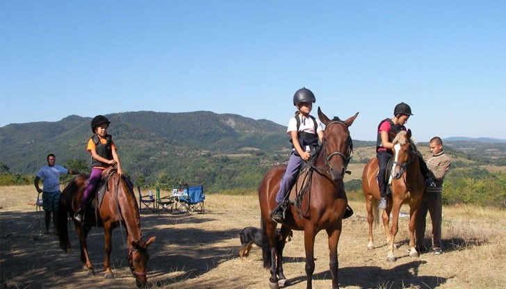 Терапията с конна езда даде първите си резултати за пет деца с увреждания