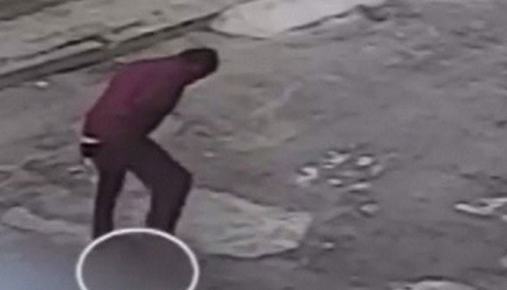 Кадър от охранителната камера, запечатала деянието на Янчев Кадър от охранителната камера, запечатала деянието на Янчев