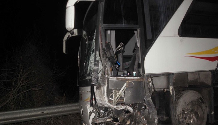 Петима души са тежко ранени, а 21 други са с по-леки наранявания Петима души са тежко ранени, а 21 други са с по-леки наранявания