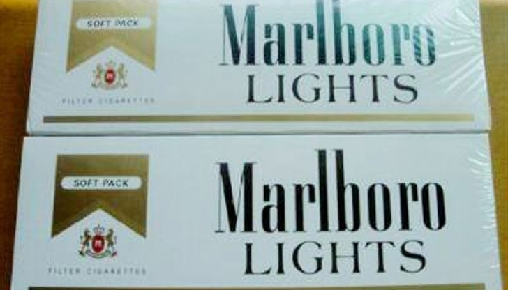 Причината за това е, че компанията е заблудила потребителите си, че цигарите Marlboro Lights са по-безопасни от червеното Marlboro Причината за това е, че компанията е заблудила потребителите си, че цигарите Marlboro Lights са по-безопасни от червеното Marlboro
