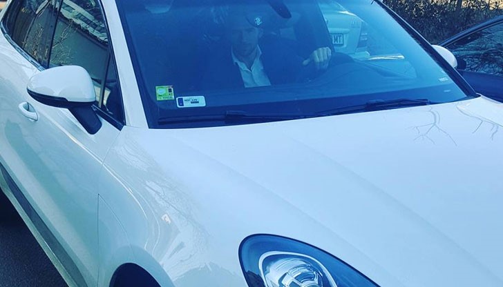 Френкият лекар подарил на месечков чисто ново „Порше Макан” за над 140 бона