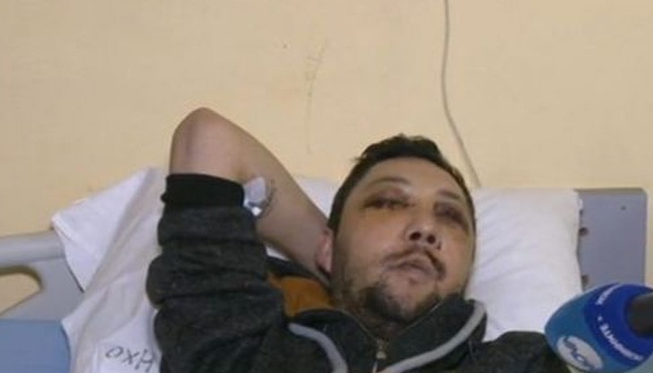 Вече не излизам на терасата, преди малко ме снимаха, светят с дълги фарове в лицето на майка ми, пише пострадалият журналист Вече не излизам на терасата, преди малко ме снимаха, светят с дълги фарове в лицето на майка ми, пише пострадалият журналист