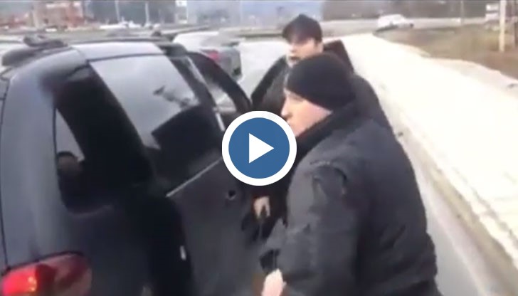 Средна телесна повреда по хулигански подбуди - за това ще отговарят задържаните за побоя на младежа