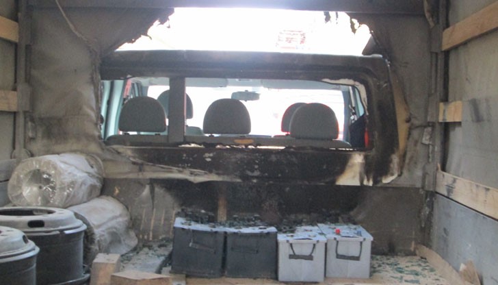 Причината за пожара на "Форд"-а още не е известна/Снимката е илюстративна Причината за пожара на "Форд"-а още не е известна/Снимката е илюстративна