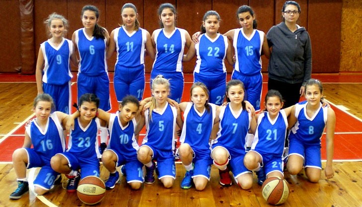 Баскетболистките от СКБ "Дунав" Русе на 12 и 14 годишна възраст взеха убедителни победи