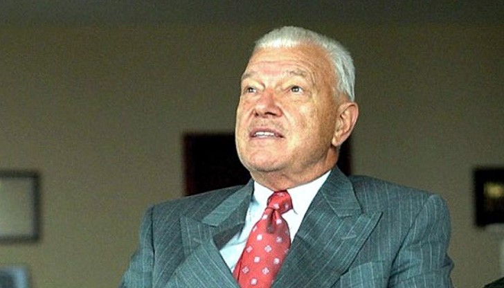 Бизнесменът Петър Манджуков дари 400 хиляди лева на БАН