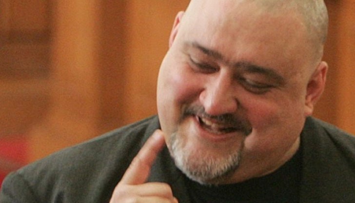 По неофициална все още информация причината за смъртта на Чернев е инфаркт