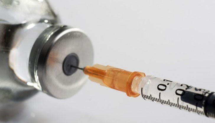 Момченцето е било закарано в болница с линейка в критично състояние Момченцето е било закарано в болница с линейка в критично състояние