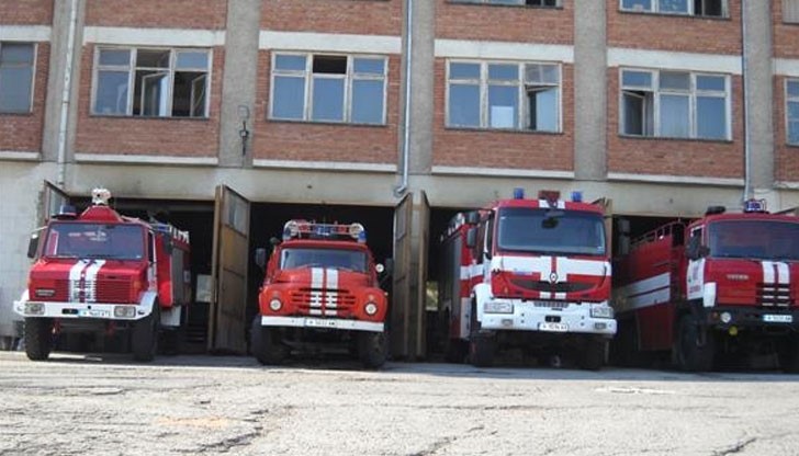 Лъжлив сигнал за гръмнала газова бутилка разходи напразно пожарната