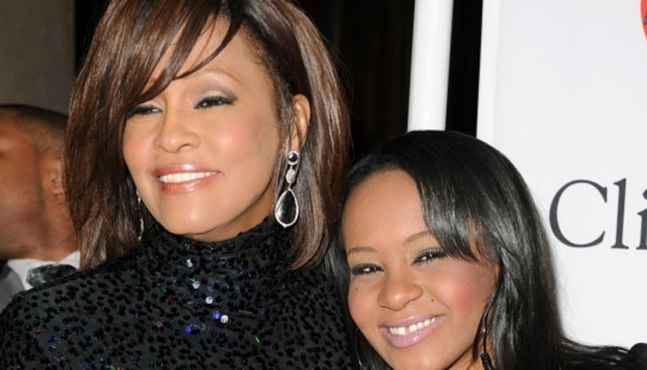 Тя бе открита в безпомощно състояние с потопено лице във ваната в жилището си Тя бе открита в безпомощно състояние с потопено лице във ваната в жилището си