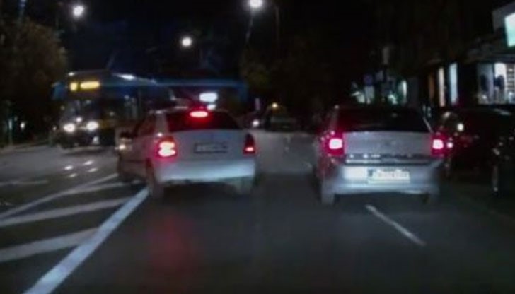 Пердашат на червено и завиват на забранени места без включени сирени Пердашат на червено и завиват на забранени места без включени сирени