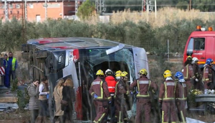 Катастрофата стана в неделя, на магистралата между Барселона и Валенсия