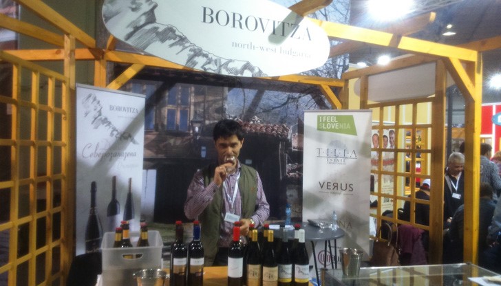 Близо 9000 проби от 55 държави ще бъдат оценявани от международно жури от 320 дегустатори Близо 9000 проби от 55 държави ще бъдат оценявани от международно жури от 320 дегустатори