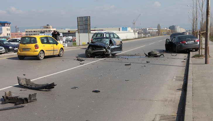 Катастрофа между "БМВ" и "Хонда Акорд" в София