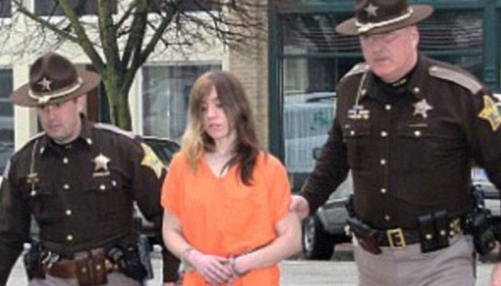 Тийнейджърката-блогърка: Много искам да го убия, да взема едно от оръжията му и да му пръсна главата Тийнейджърката-блогърка: Много искам да го убия, да взема едно от оръжията му и да му пръсна главата