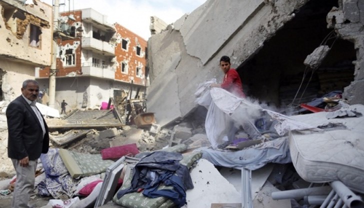 Двама полицаи бяха убити при експлозия в югоизточната част на Турция, а най-малко 35 души бяха ранени Двама полицаи бяха убити при експлозия в югоизточната част на Турция, а най-малко 35 души бяха ранени