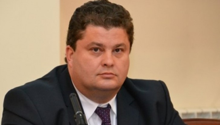 Това е било начинът да се "мотивират" гласоподавателите да пуснат бюлетина за него на местните избори