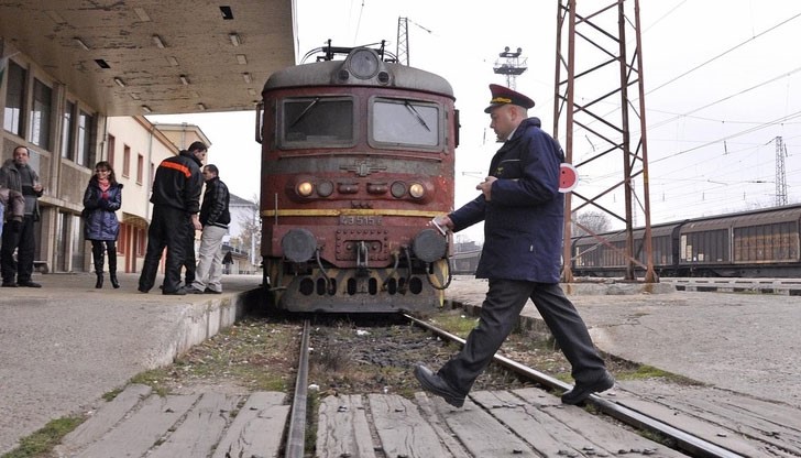 Районът около Централна гара е отцепен заради сигнал за взривно вещество Районът около Централна гара е отцепен заради сигнал за взривно вещество