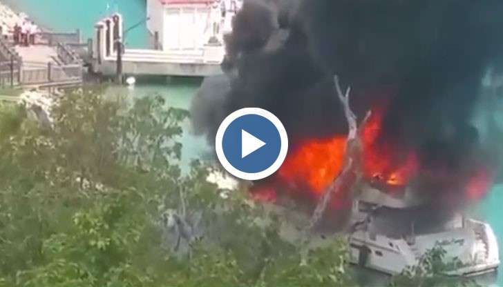 На разпространено в социалните мрежи видео се вижда как плавателният съд е обхванат от пламъци